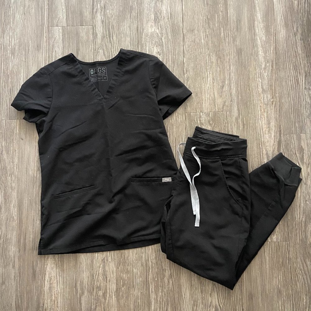 Black Figs Scrub Set